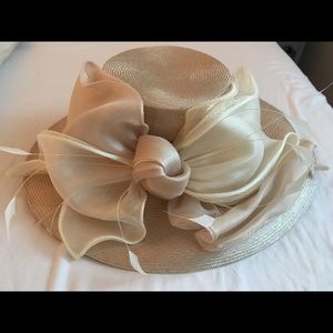 SAKS FIFTH AVENUE HAT